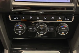 Volkswagen PASSAT 2016 kuva 28.