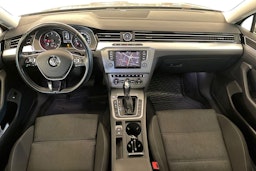 harmaa Volkswagen Passat 2016 kuva 9.