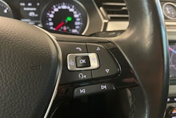 harmaa Volkswagen Passat 2016 kuva 16.