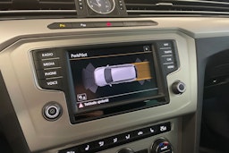 harmaa Volkswagen Passat 2016 kuva 18.