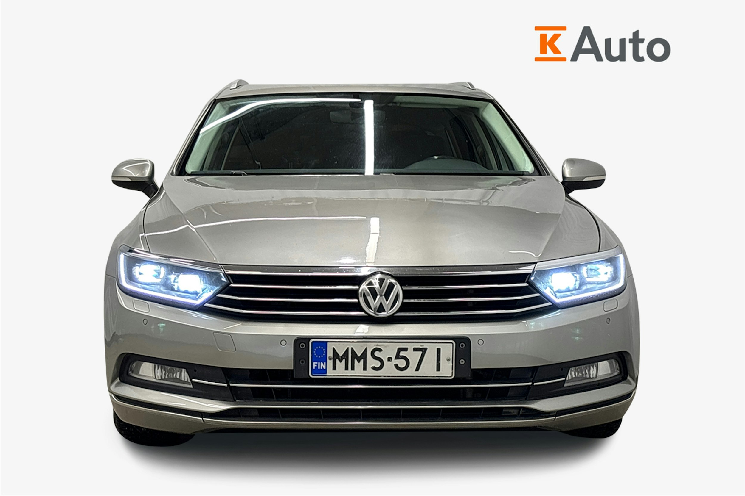 harmaa Volkswagen Passat 2016 kuva 5.