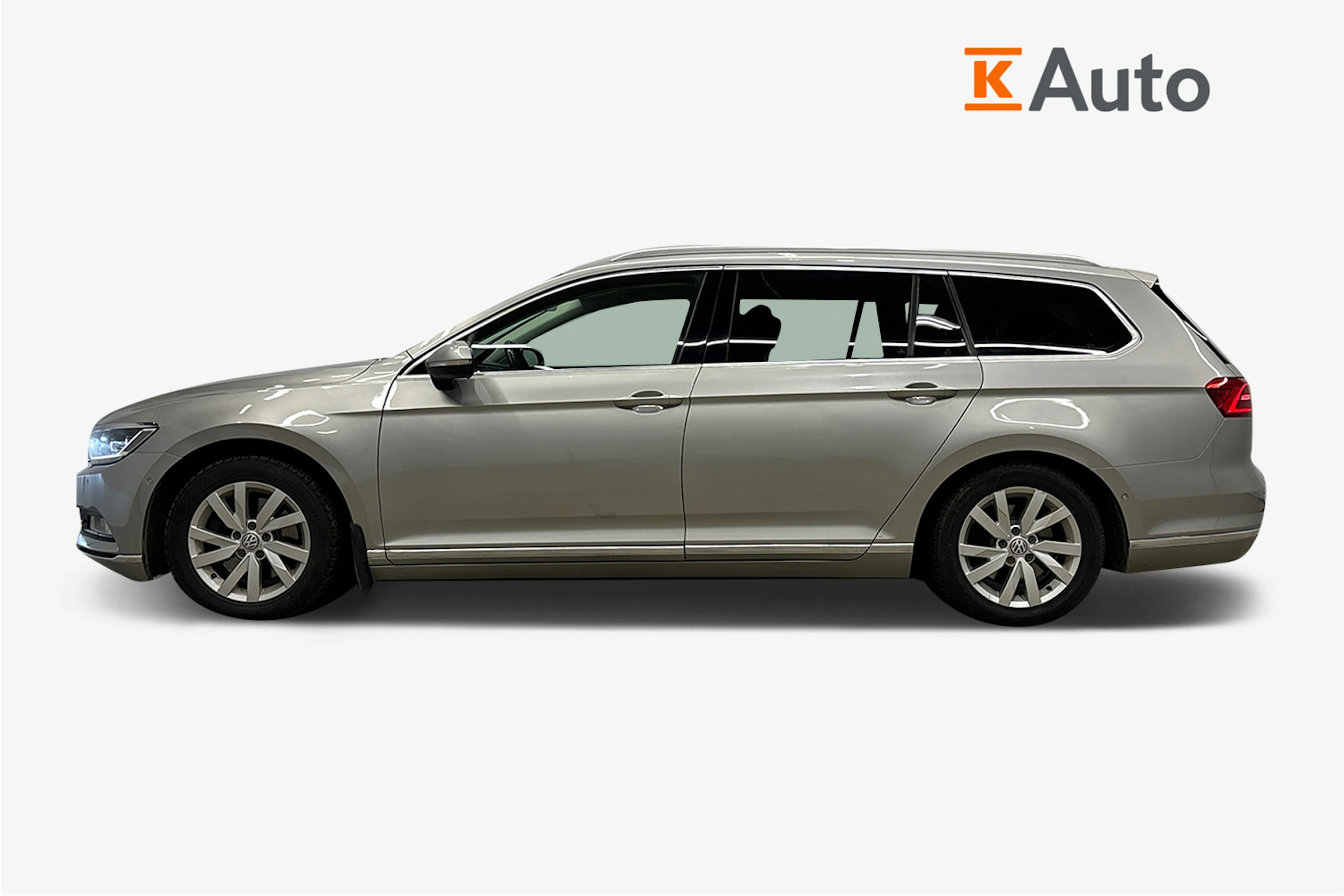 harmaa Volkswagen Passat 2016 kuva 6.