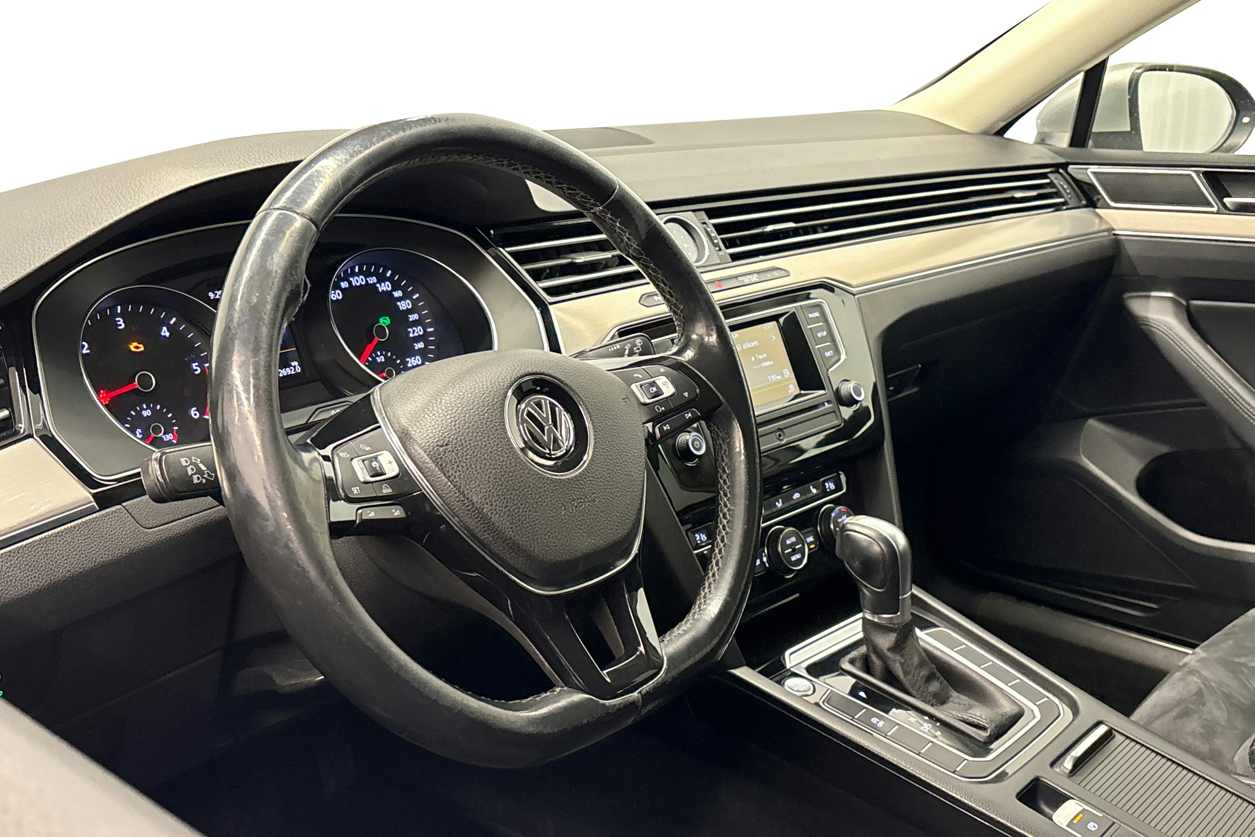 harmaa Volkswagen Passat 2016 kuva 7.