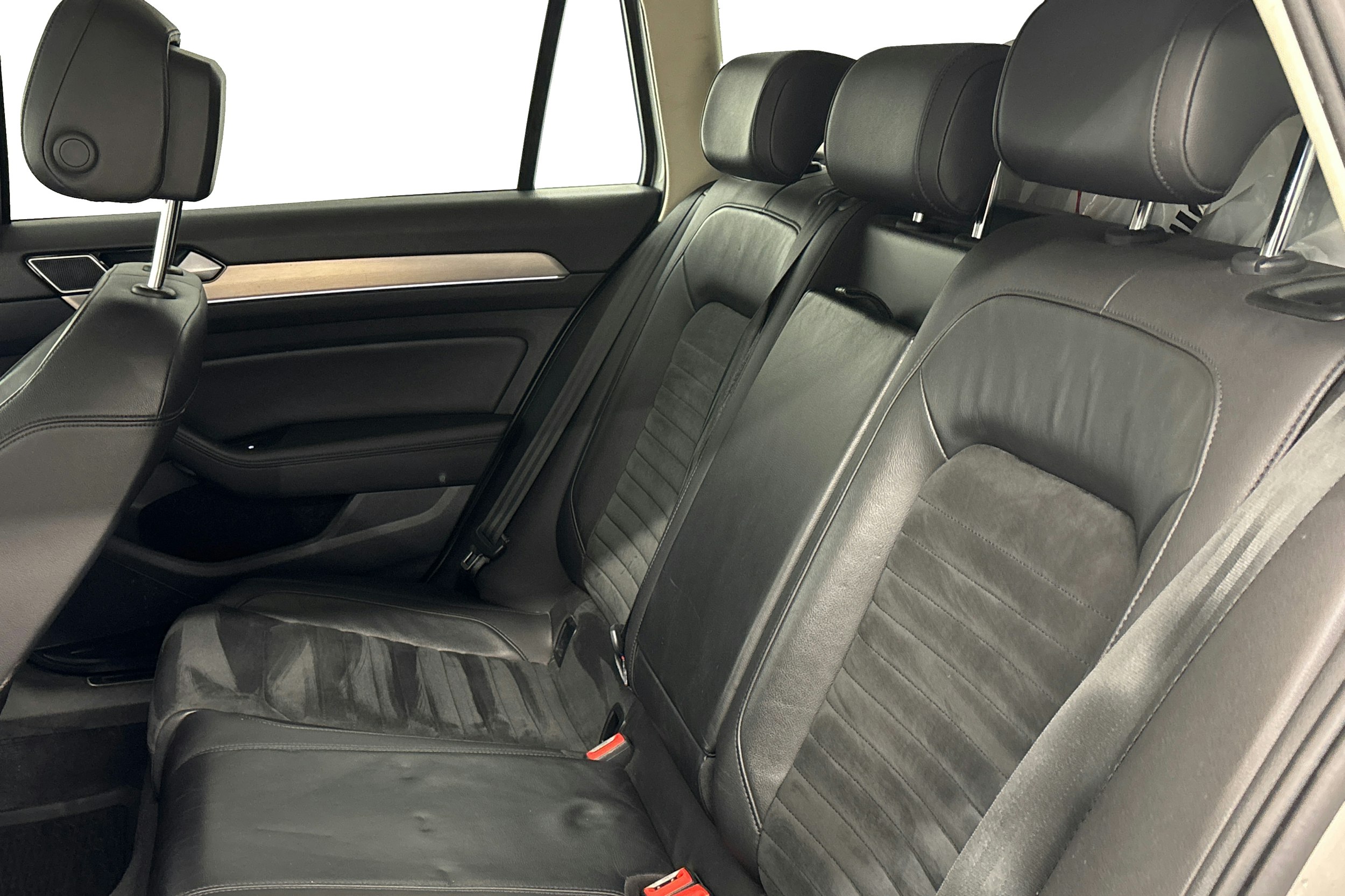 harmaa Volkswagen Passat 2016 kuva 13.