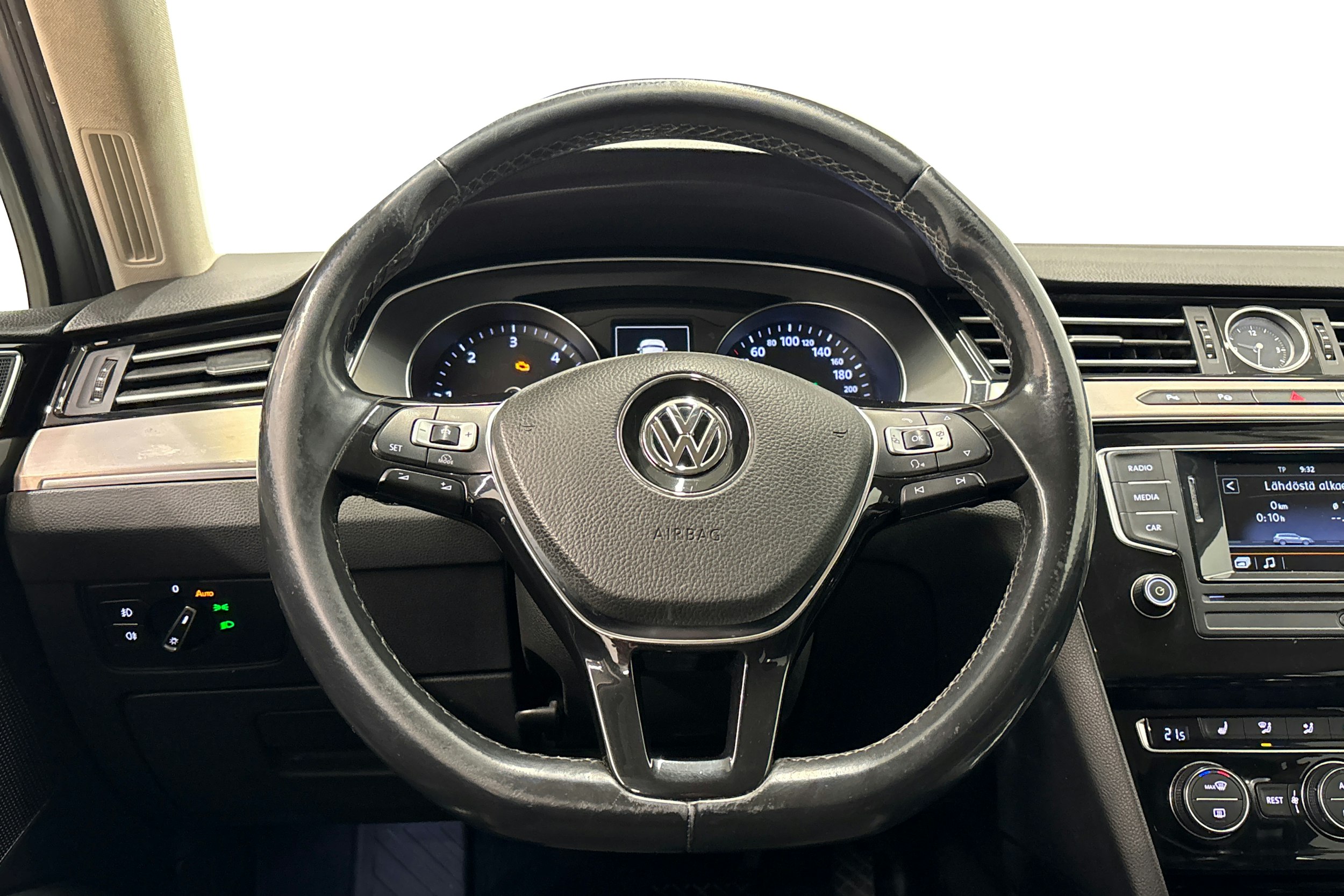 harmaa Volkswagen Passat 2016 kuva 16.