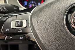 harmaa Volkswagen Passat 2016 kuva 17.