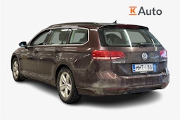 punainen Volkswagen Passat 2016 kuva 2.