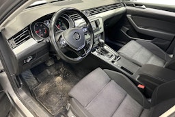 harmaa Volkswagen Passat 2016 kuva 3.