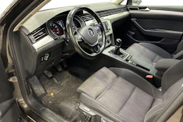 ruskea (beige) Volkswagen Passat 2016 kuva 3.