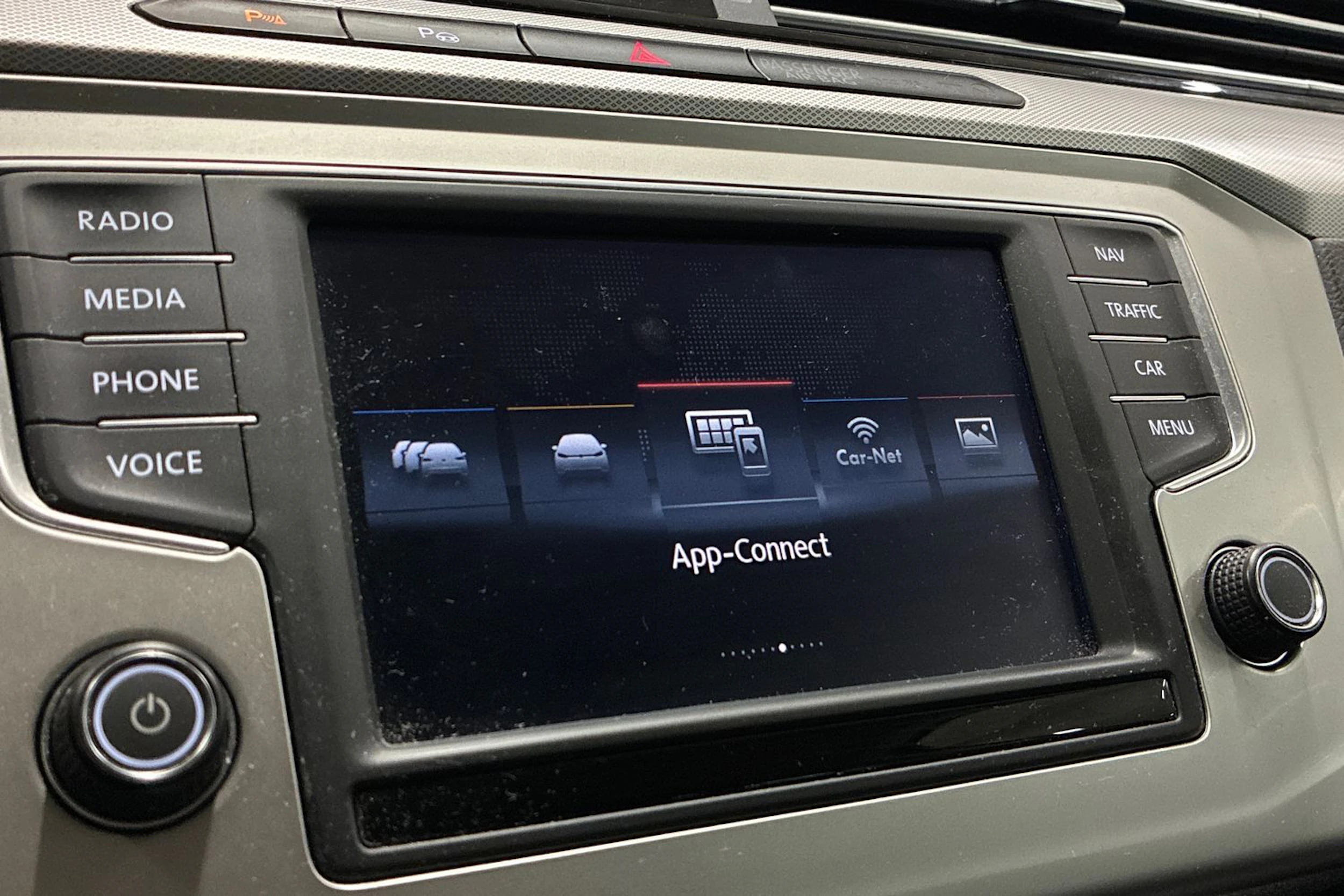 ruskea (beige) Volkswagen Passat 2016 kuva 5.