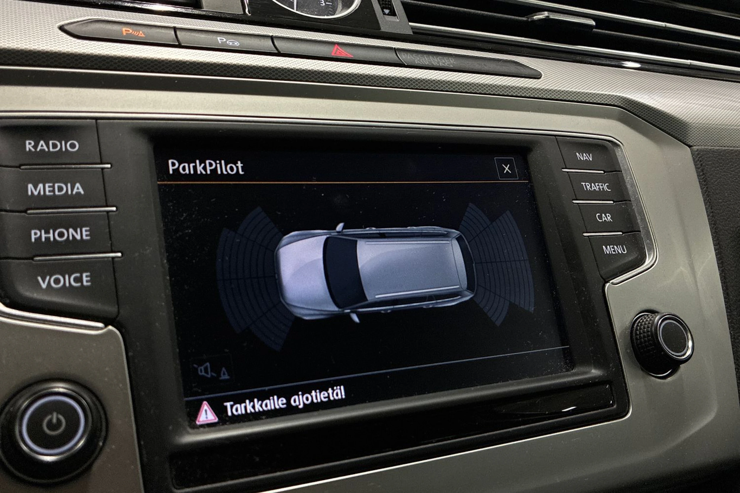 ruskea (beige) Volkswagen Passat 2016 kuva 6.