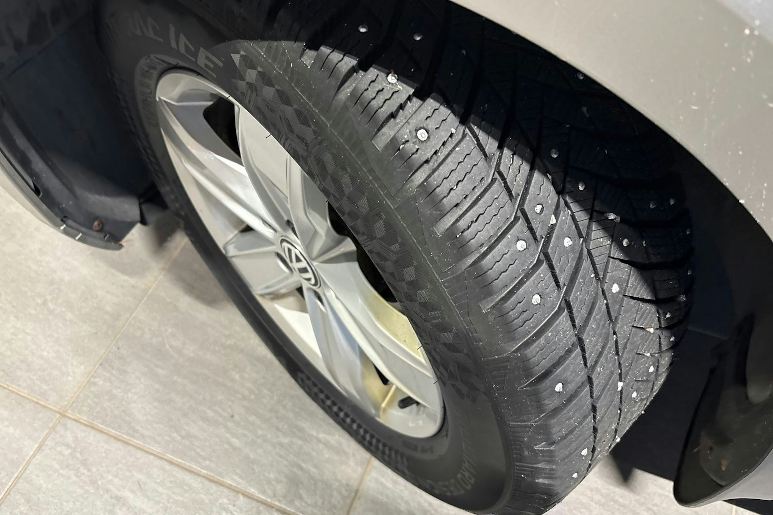 Harmaa Volkswagen PASSAT 2016 kuva 13.