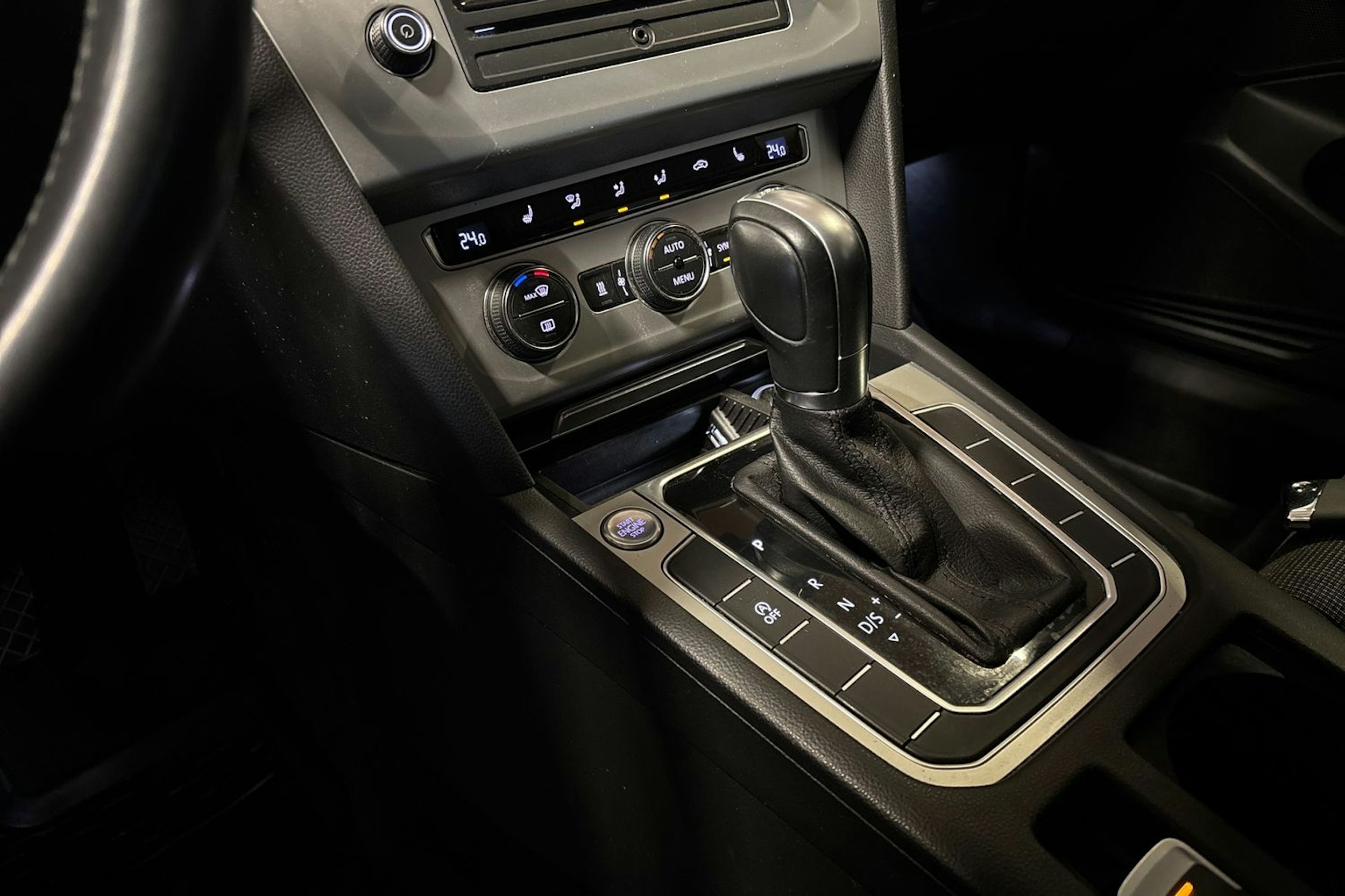 Harmaa Volkswagen PASSAT 2016 kuva 20.