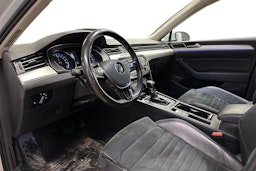 valkoinen Volkswagen Passat 2016 kuva 3.