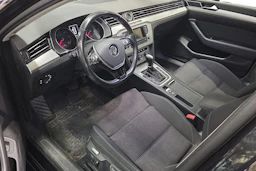 musta Volkswagen Passat 2016 kuva 3.