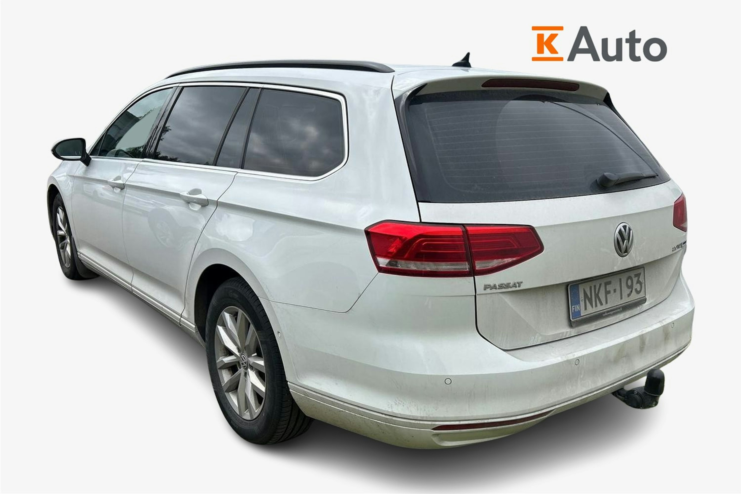 valkoinen Volkswagen Passat 2016 kuva 2.