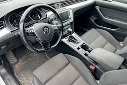 valkoinen Volkswagen Passat 2016 kuva 3.