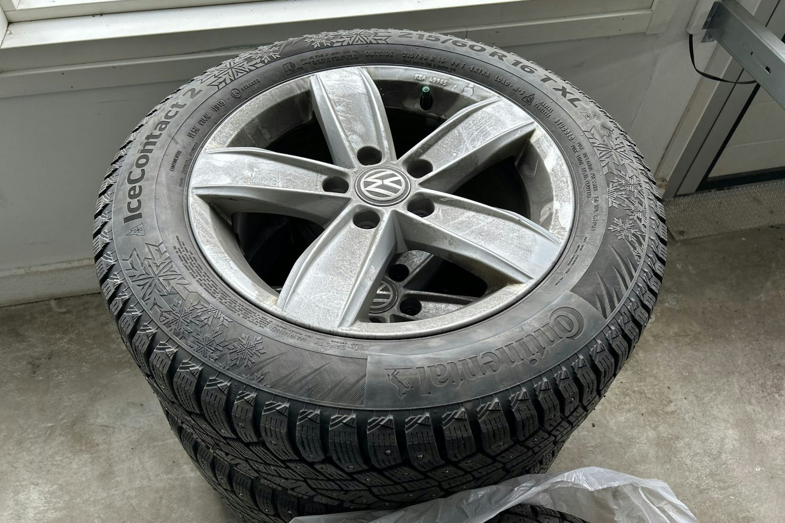 valkoinen Volkswagen Passat 2016 kuva 13.