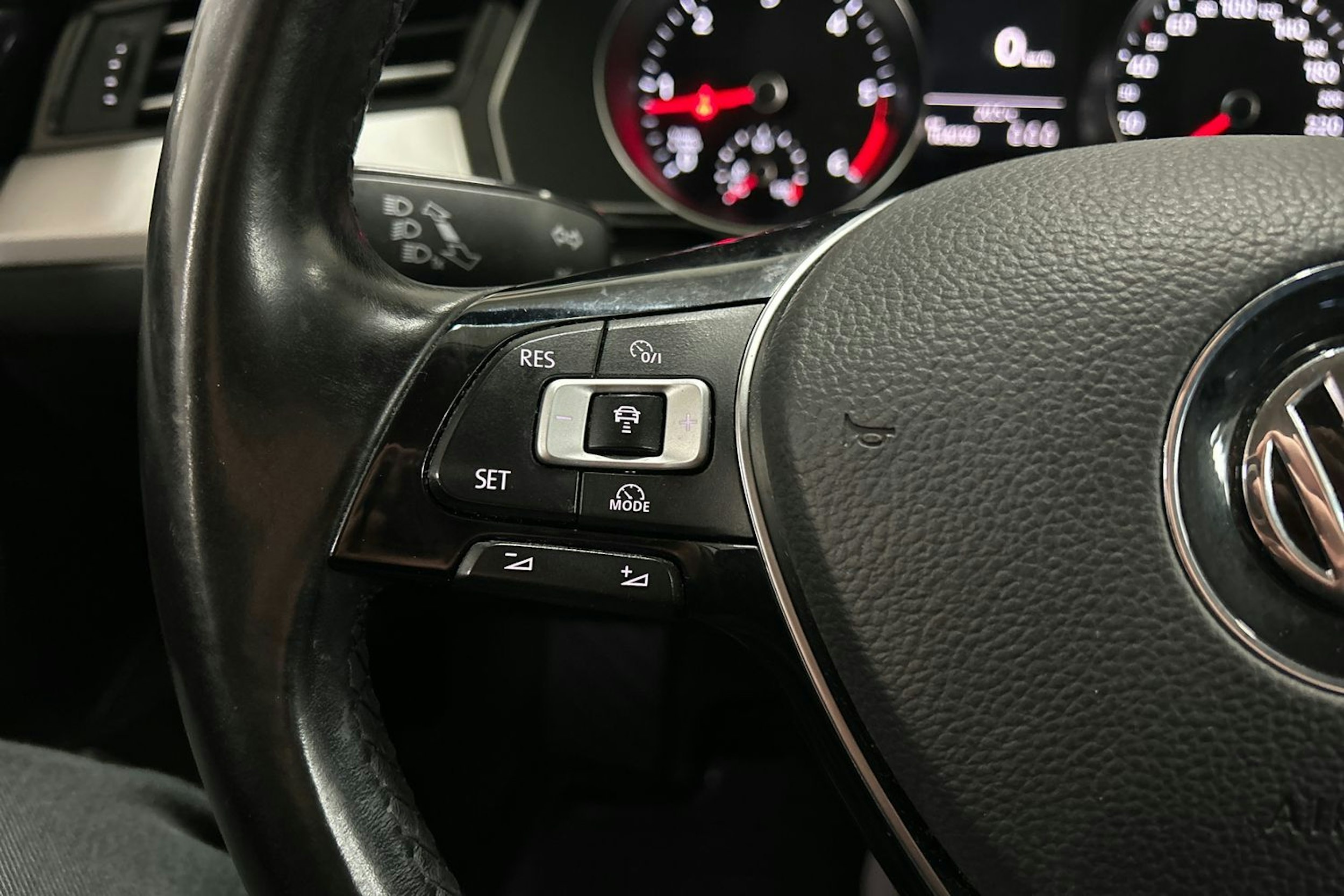 valkoinen Volkswagen Passat 2016 kuva 19.