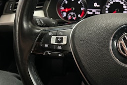valkoinen Volkswagen Passat 2016 kuva 19.