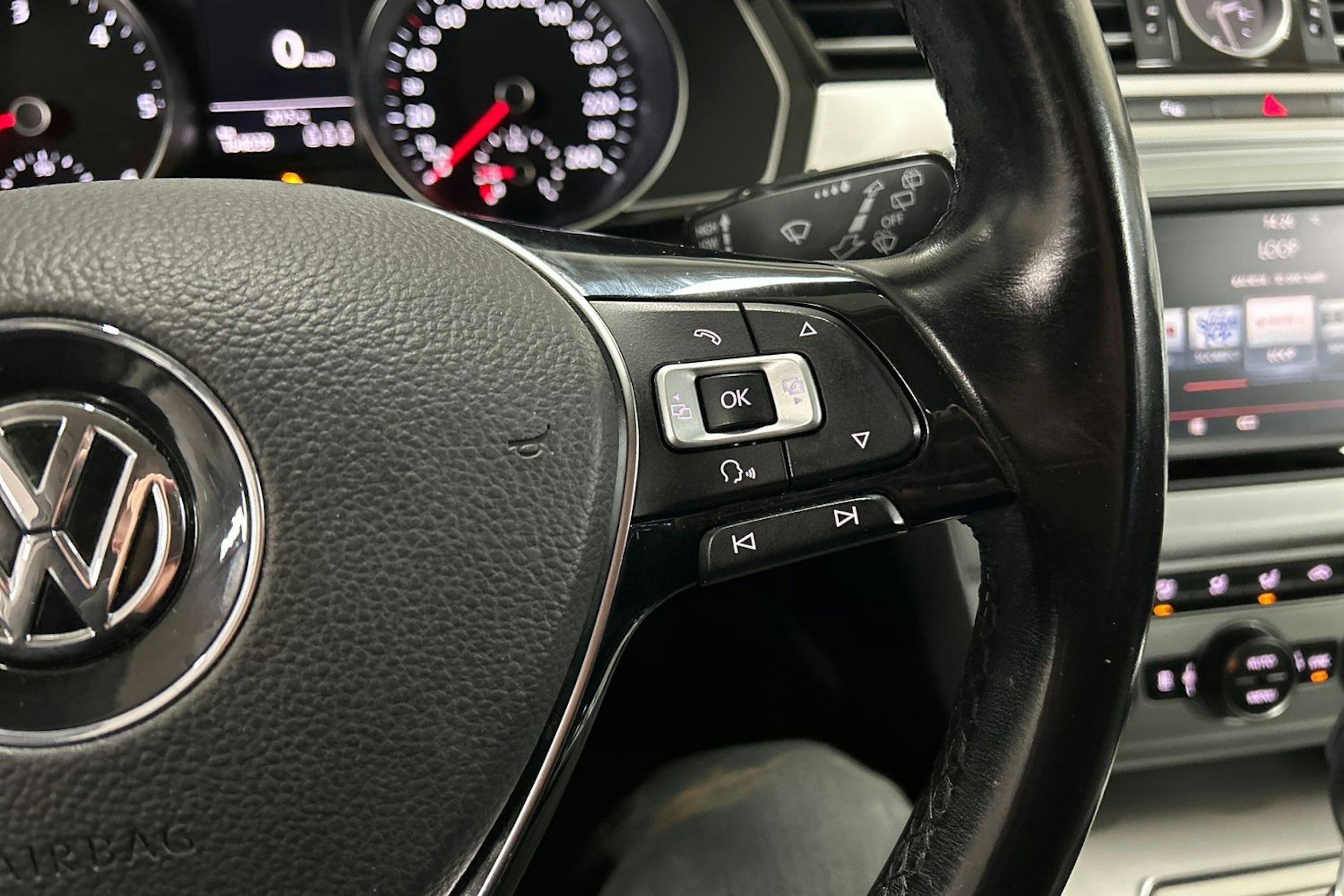 valkoinen Volkswagen Passat 2016 kuva 20.