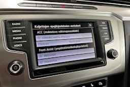 valkoinen Volkswagen Passat 2016 kuva 26.