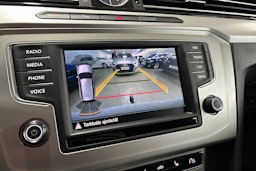 valkoinen Volkswagen Passat 2016 kuva 27.