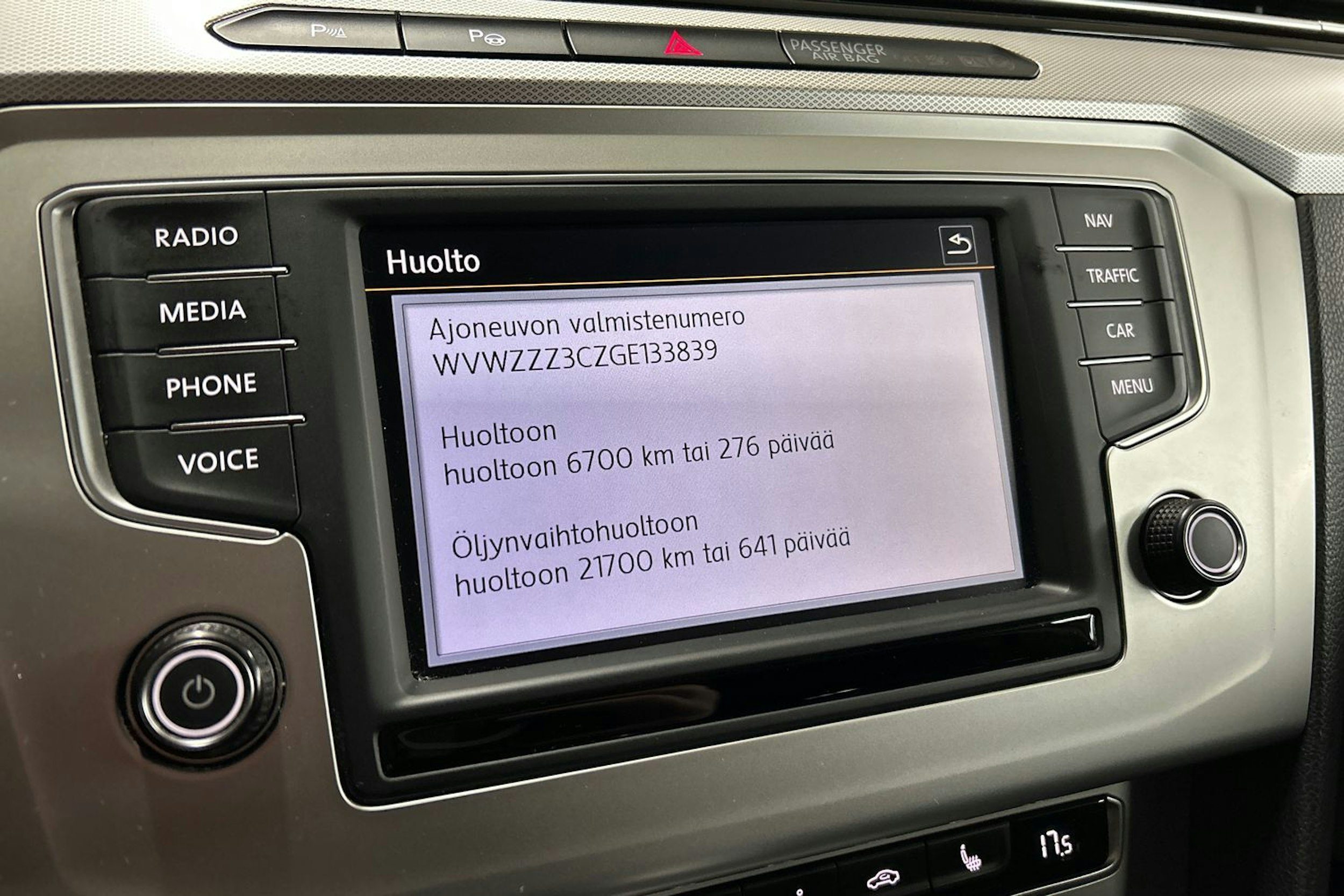valkoinen Volkswagen Passat 2016 kuva 28.