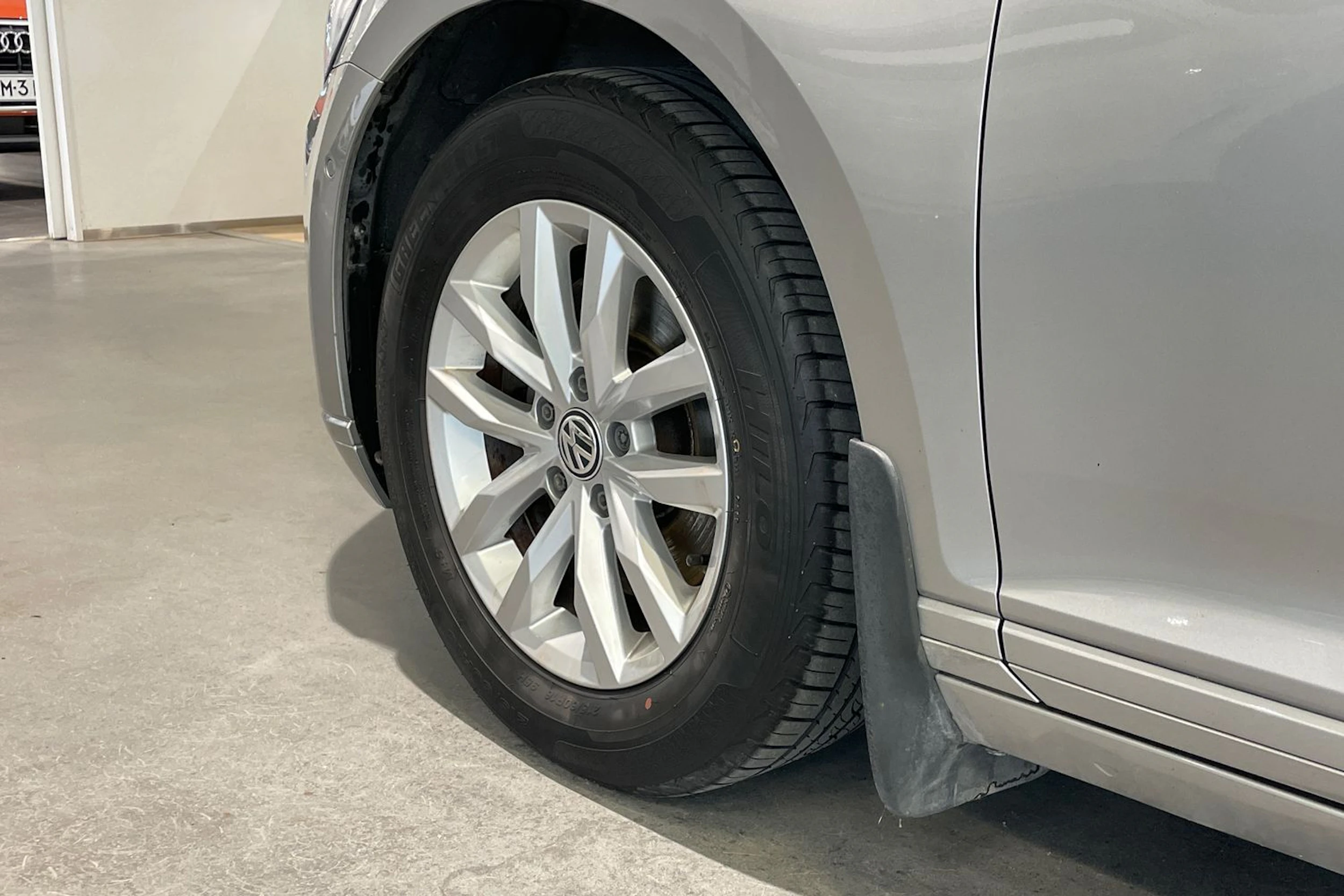 Harmaa Volkswagen PASSAT 2016 kuva 13.