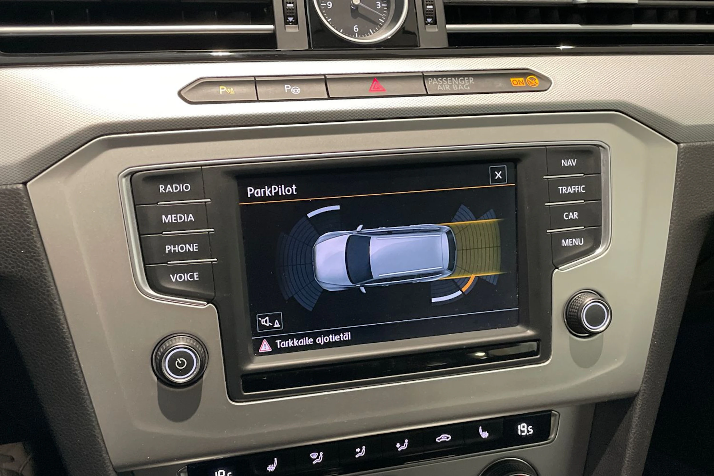 Harmaa Volkswagen PASSAT 2016 kuva 19.