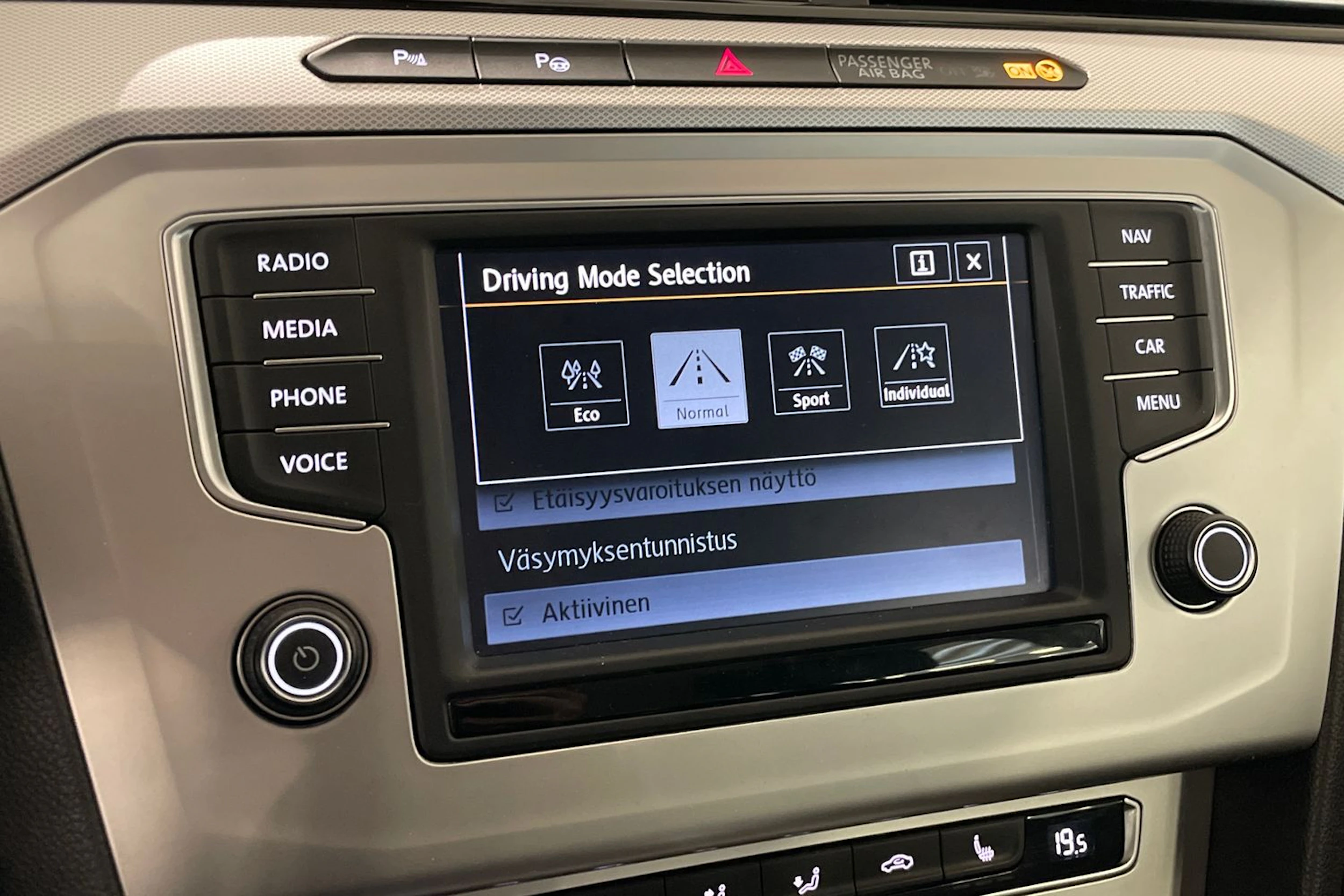 Harmaa Volkswagen PASSAT 2016 kuva 23.