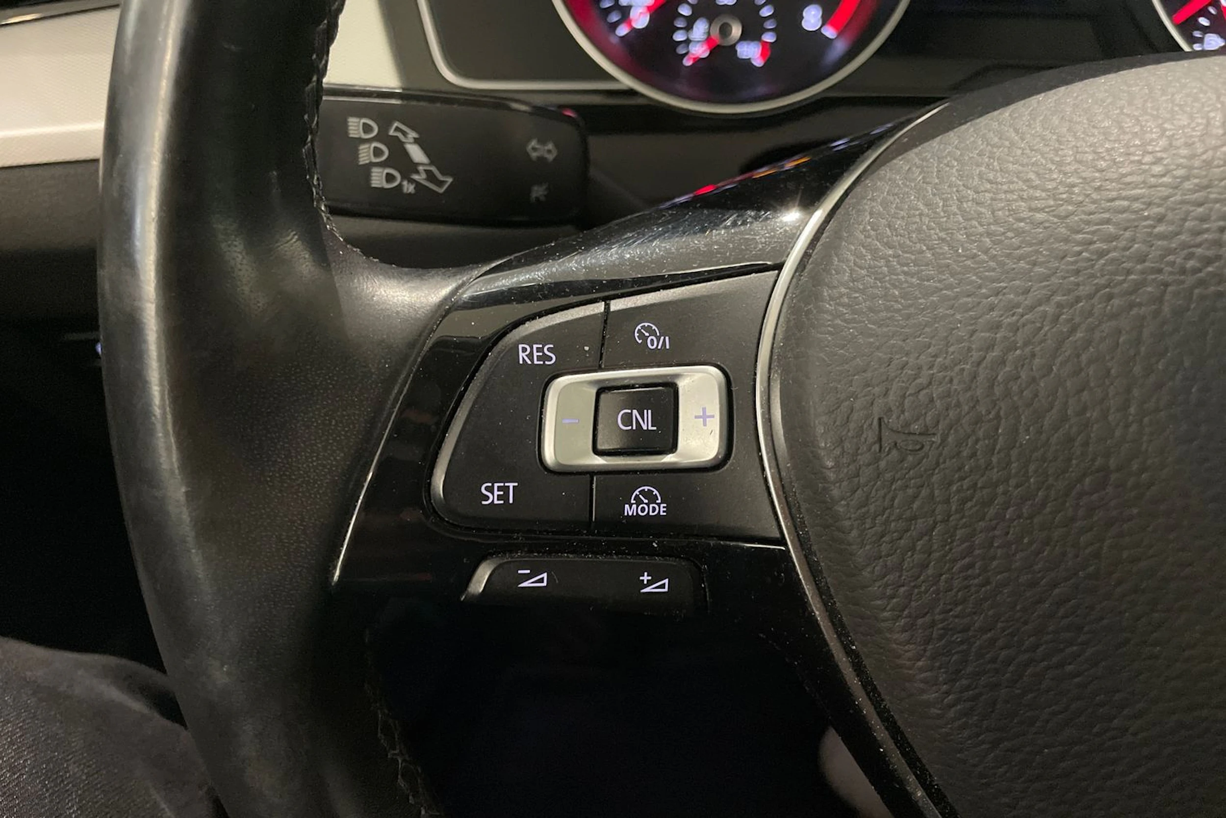 Harmaa Volkswagen PASSAT 2016 kuva 24.