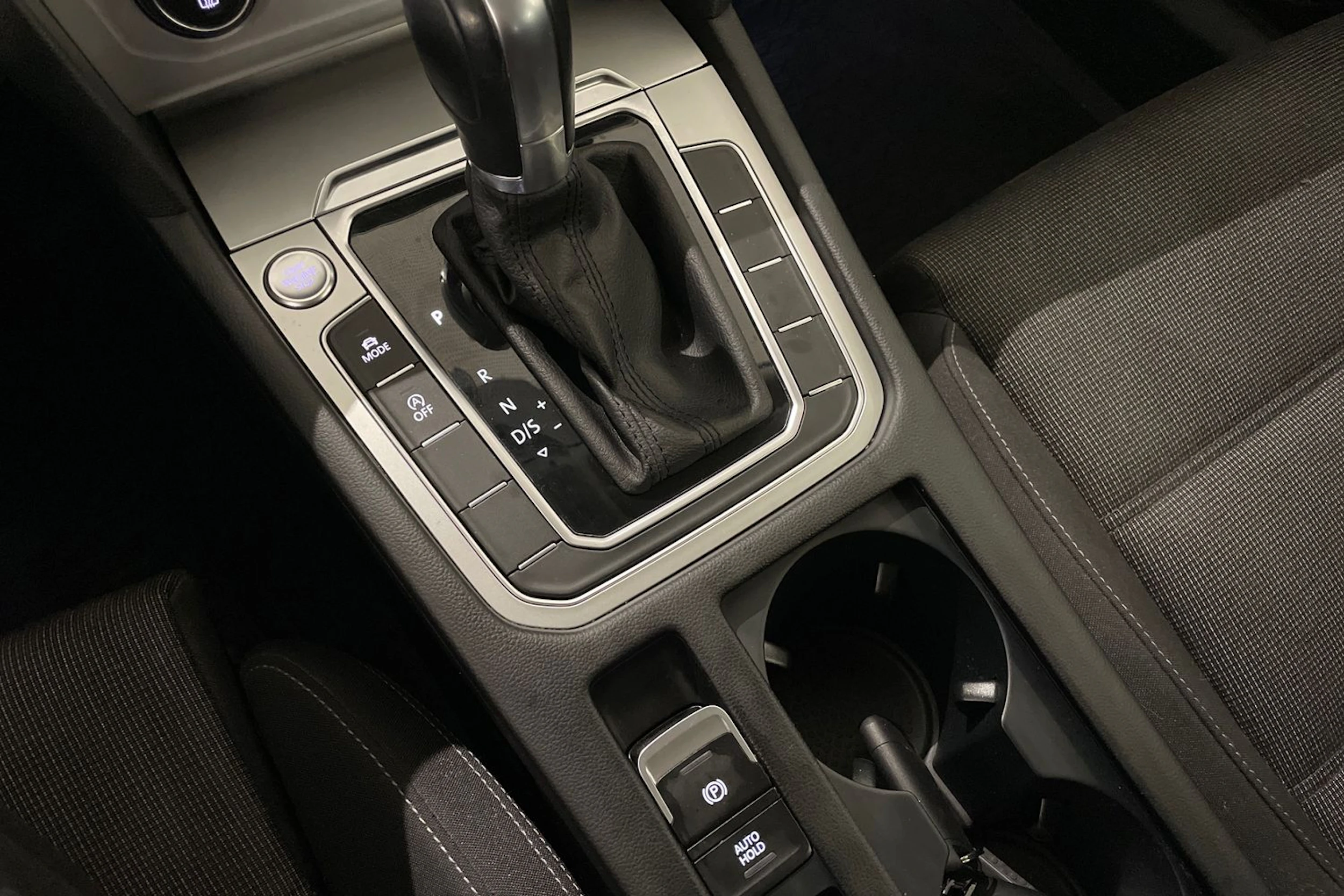 Harmaa Volkswagen PASSAT 2016 kuva 25.