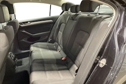 Musta Volkswagen PASSAT 2016 kuva 10.