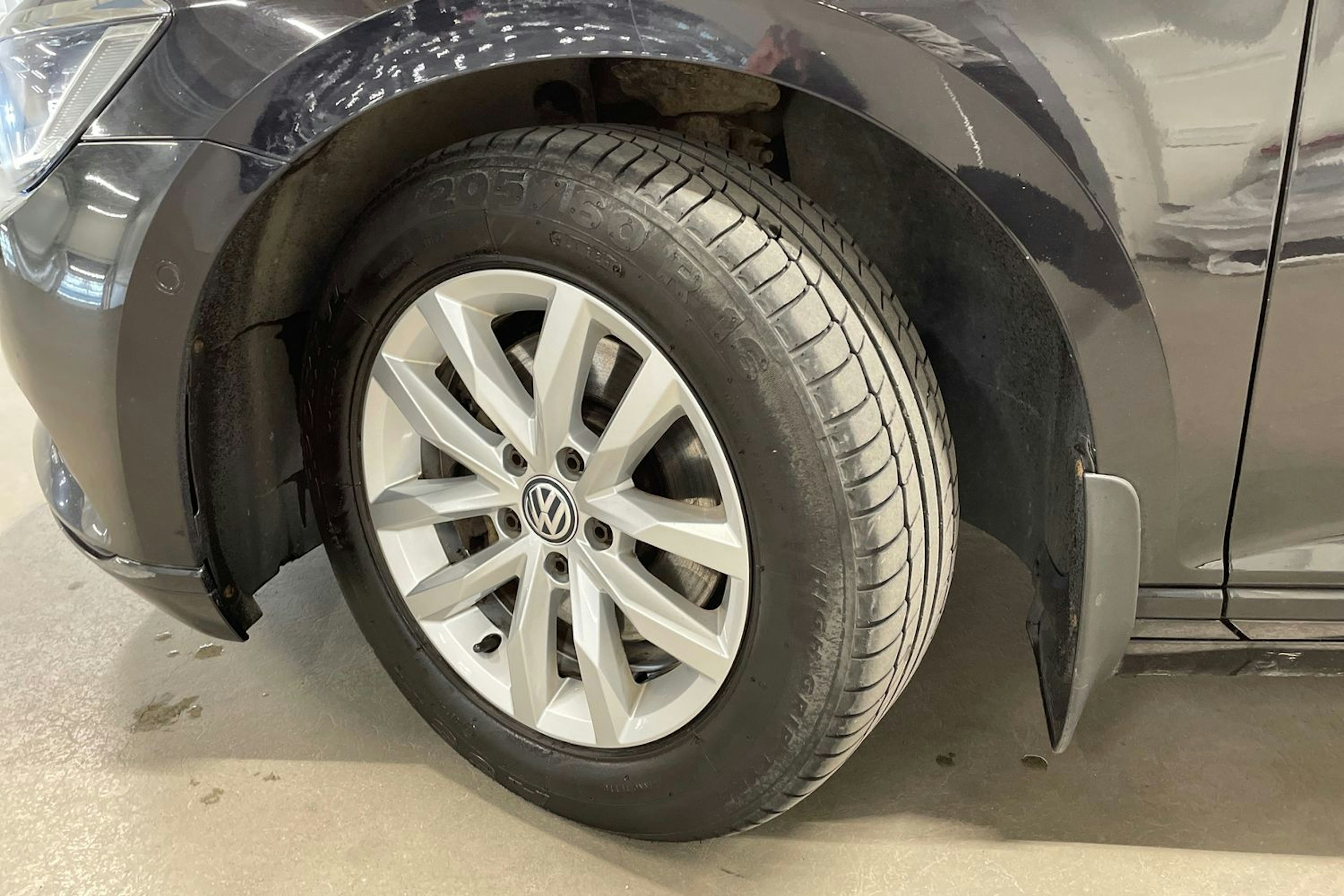 Musta Volkswagen PASSAT 2016 kuva 13.