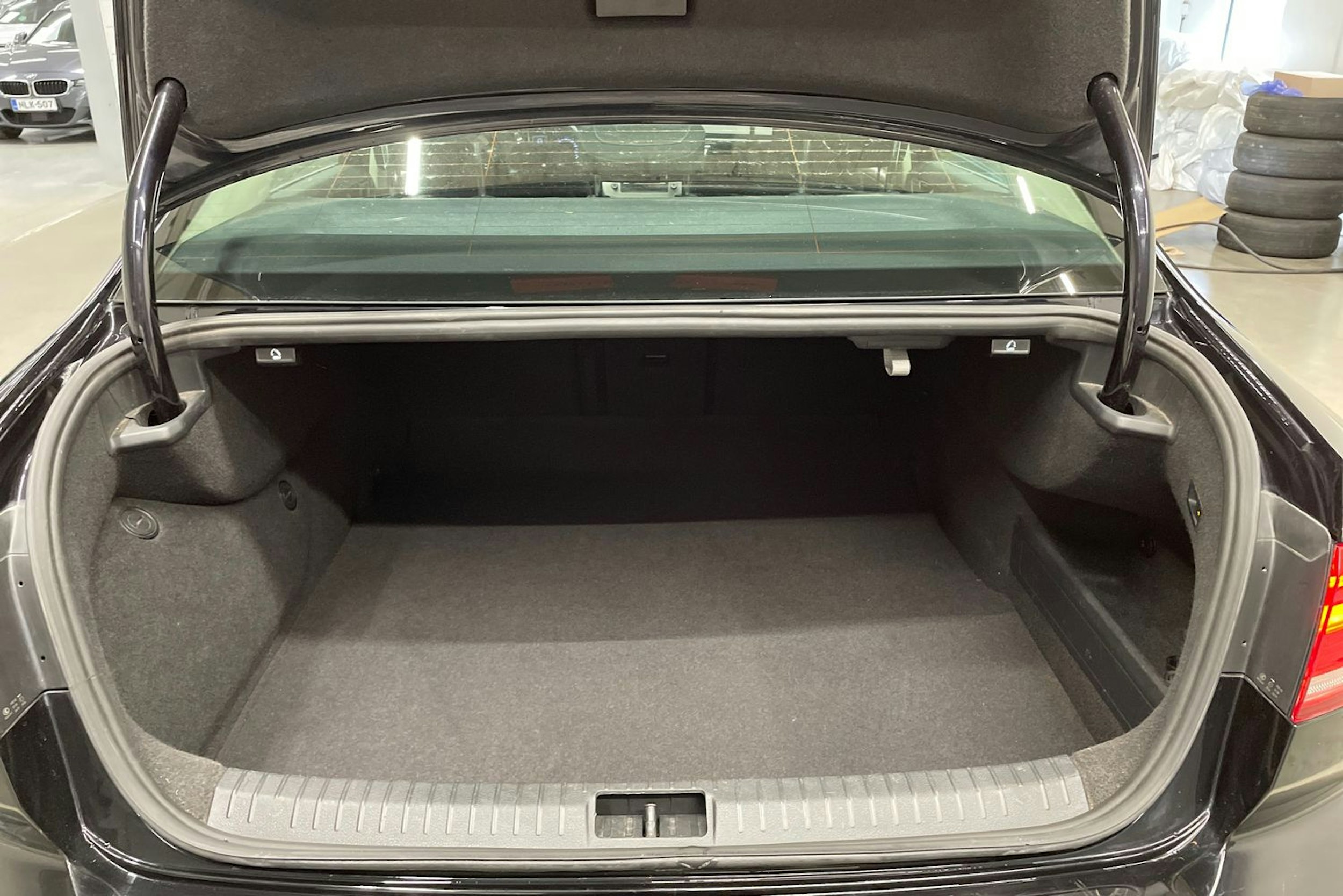 Musta Volkswagen PASSAT 2016 kuva 14.