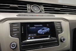 Musta Volkswagen PASSAT 2016 kuva 18.