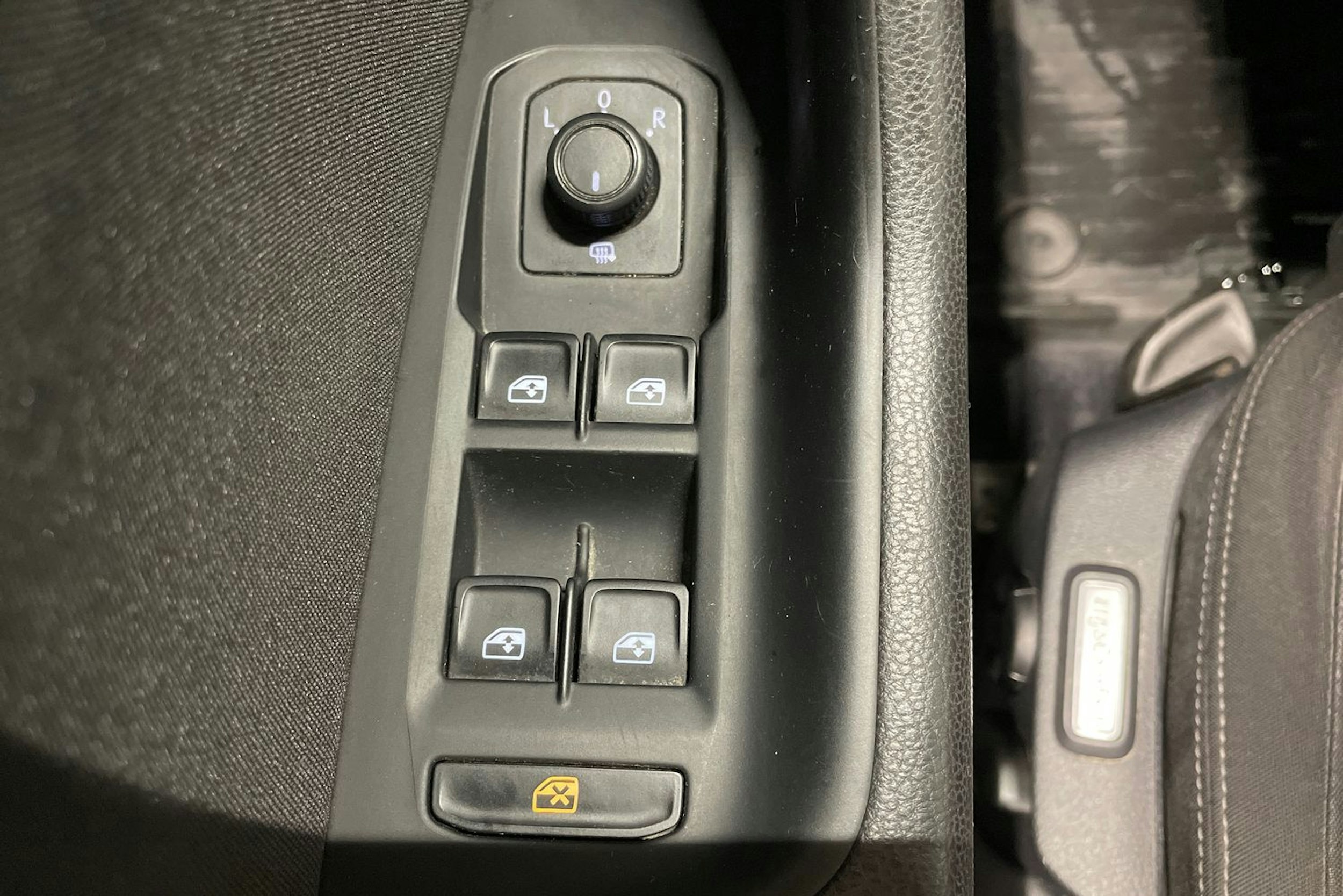 Musta Volkswagen PASSAT 2016 kuva 23.