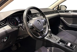 met. keltainen Volkswagen Passat 2016 kuva 6.