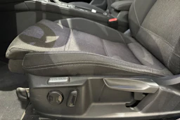met. keltainen Volkswagen Passat 2016 kuva 15.
