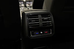 met. keltainen Volkswagen Passat 2016 kuva 16.