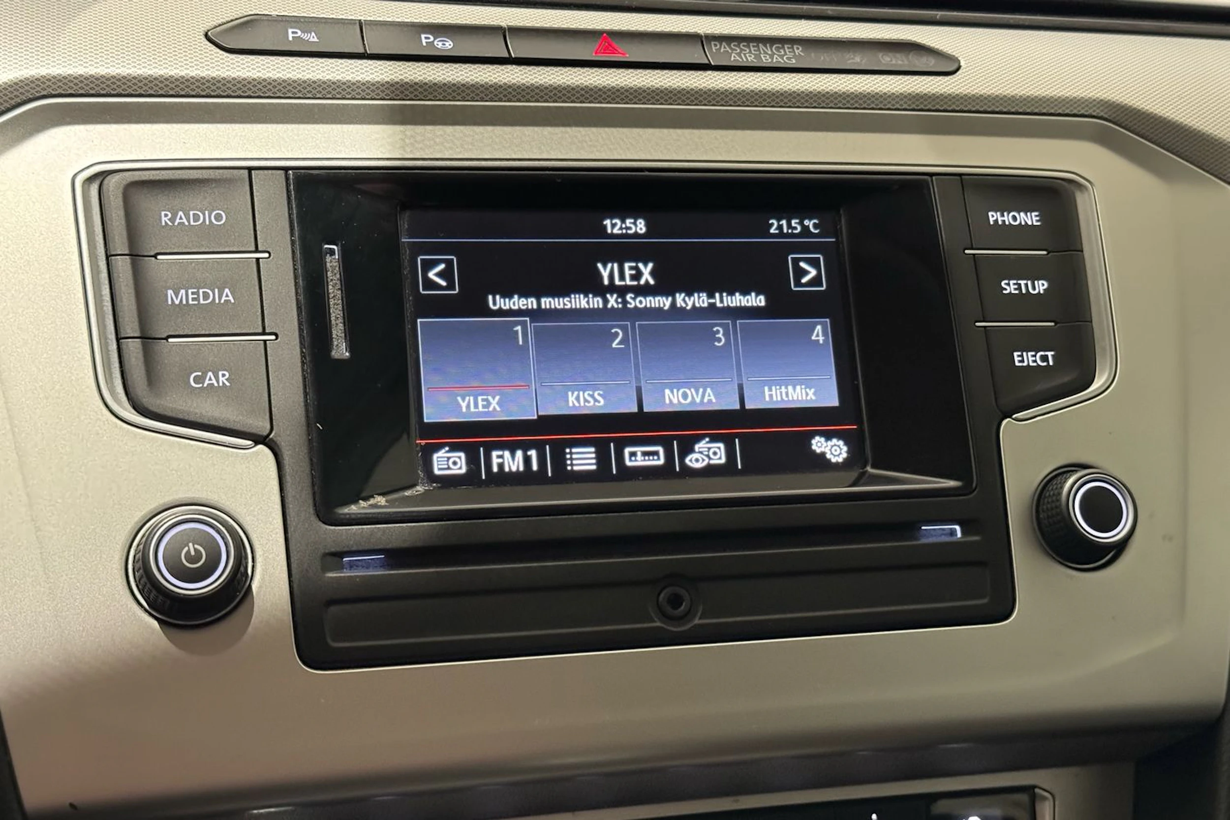 met. keltainen Volkswagen Passat 2016 kuva 19.