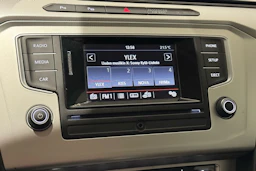 met. keltainen Volkswagen Passat 2016 kuva 19.