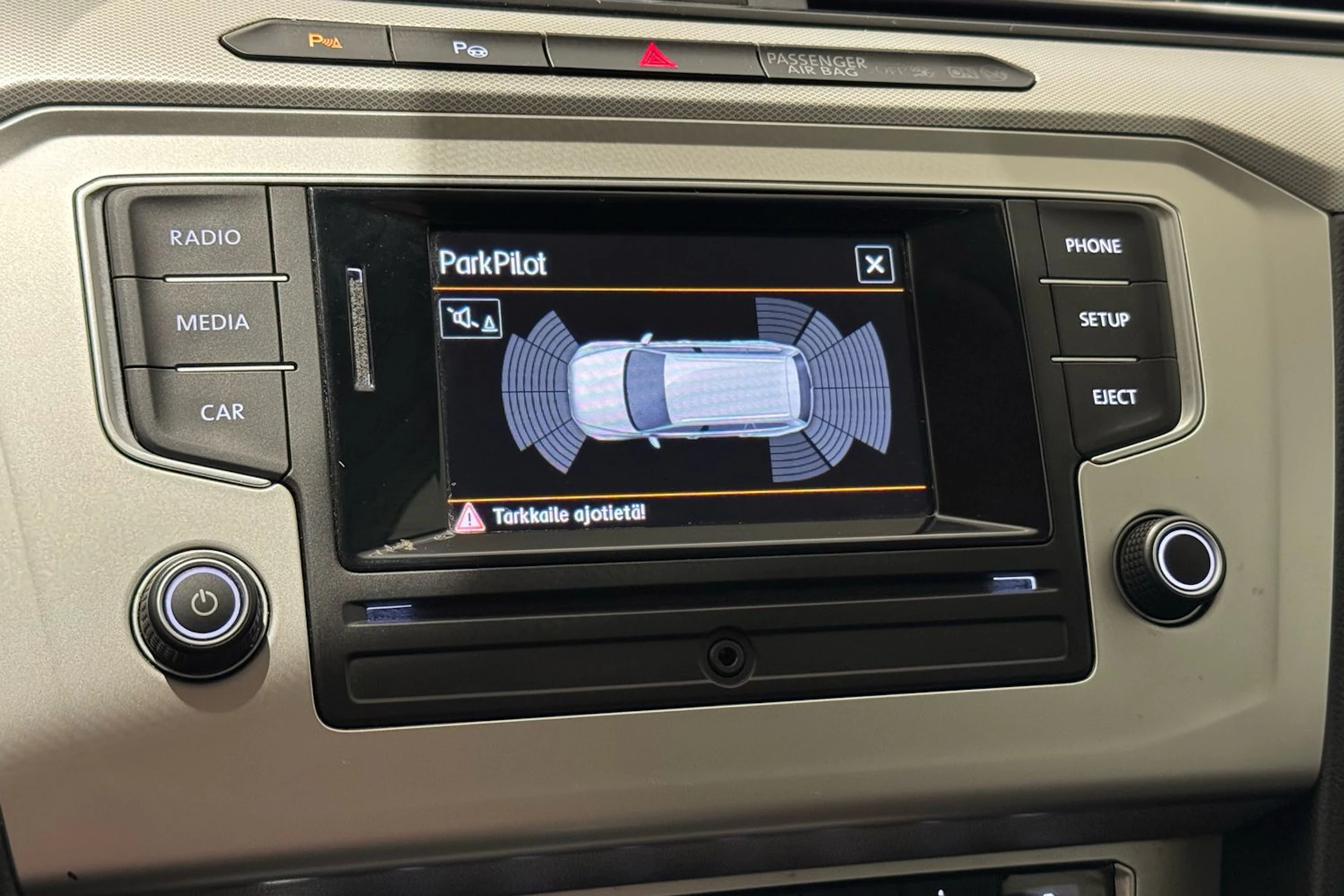 met. keltainen Volkswagen Passat 2016 kuva 20.