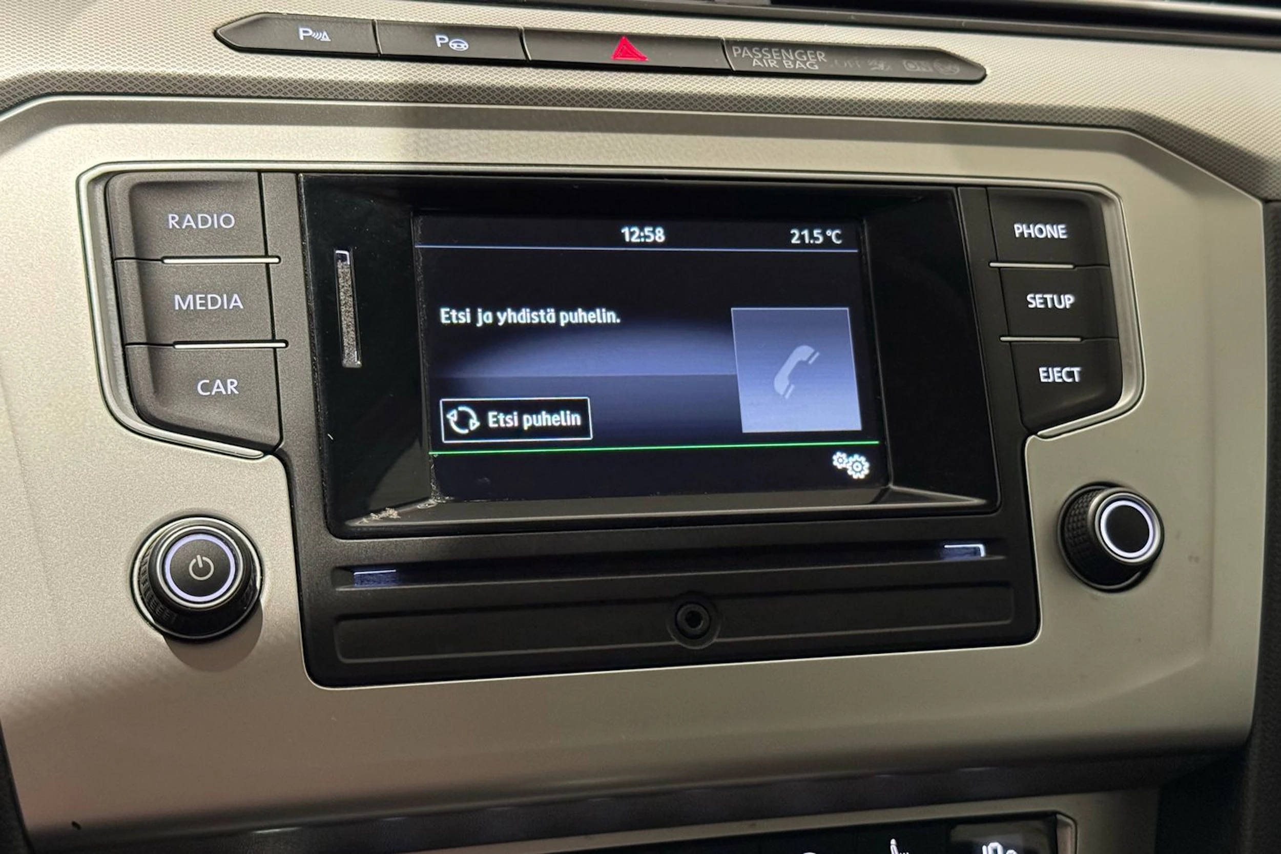 met. keltainen Volkswagen Passat 2016 kuva 22.