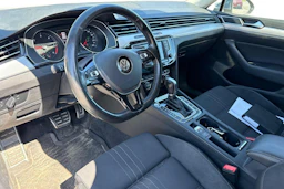 valkoinen Volkswagen Passat 2016 kuva 3.