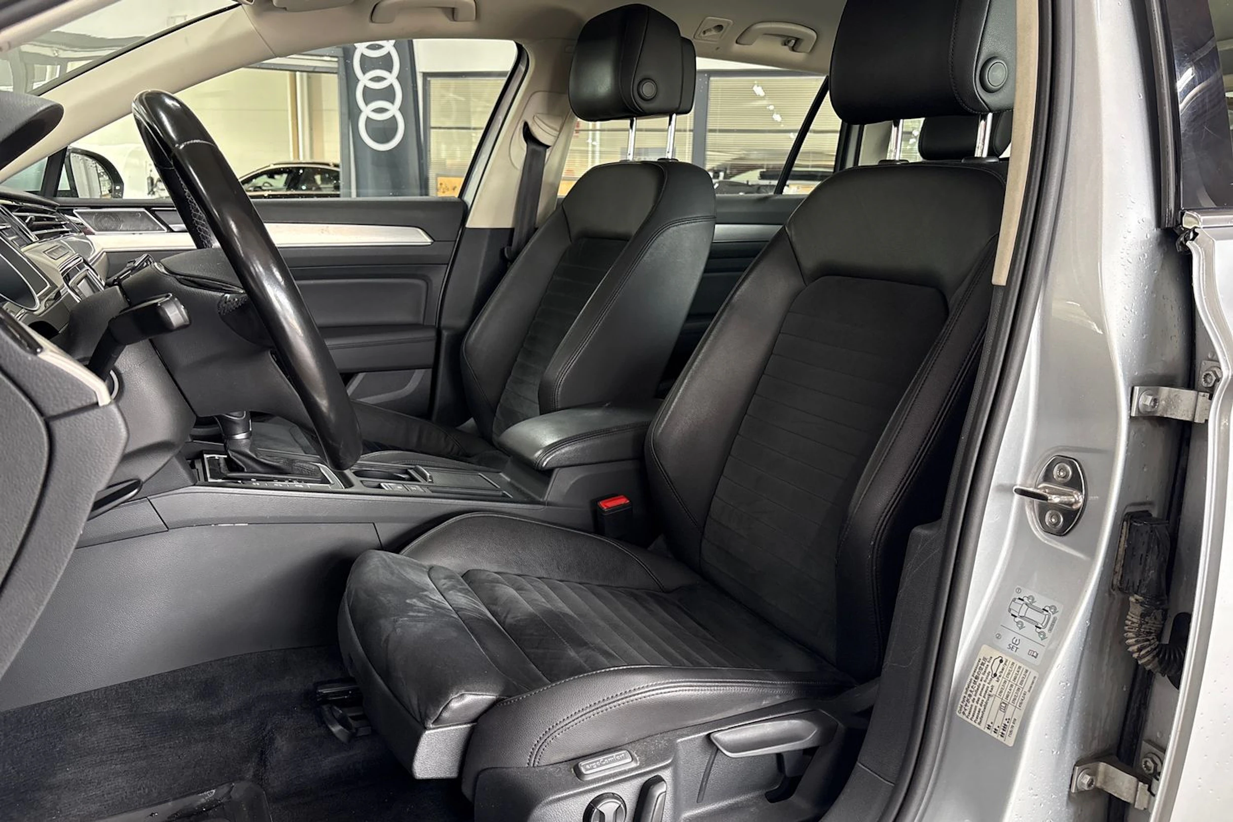 hopea Volkswagen Passat 2016 kuva 4.