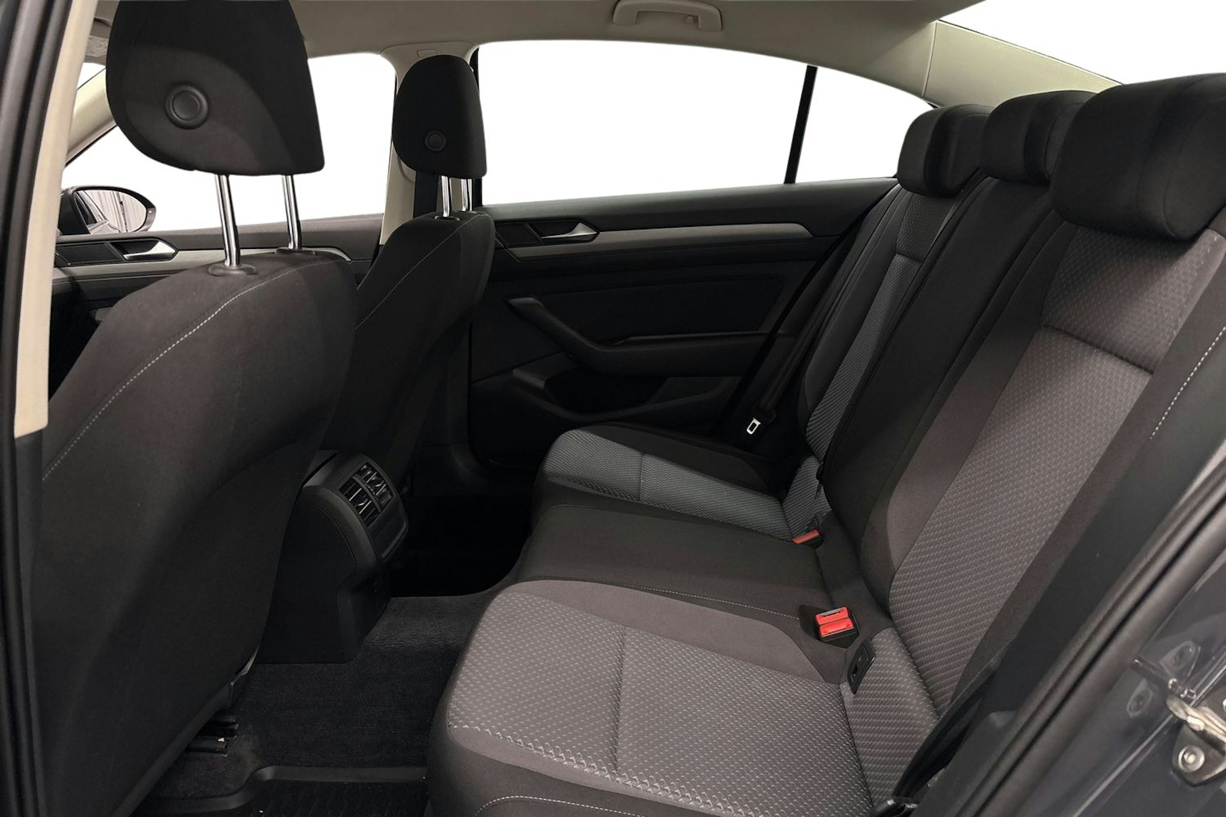 harmaa Volkswagen Passat 2016 kuva 10.