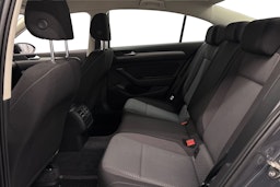 harmaa Volkswagen Passat 2016 kuva 10.