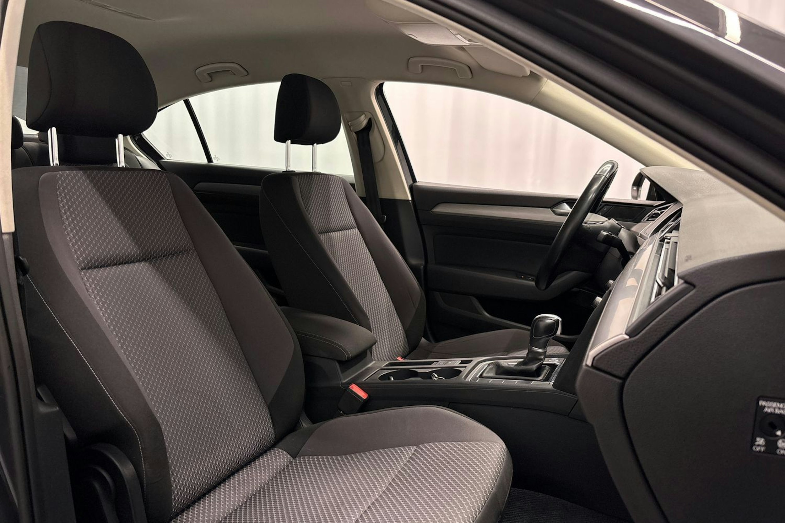 harmaa Volkswagen Passat 2016 kuva 15.